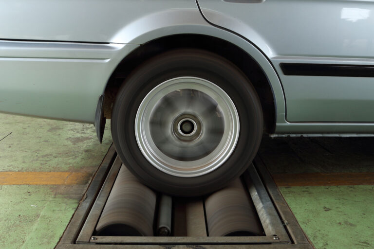 車のブレーキ音が キーキー 鳴る 異音の原因と修理方法を紹介 Gearhub ギアハブ 自動車 アクティビティ情報サイト